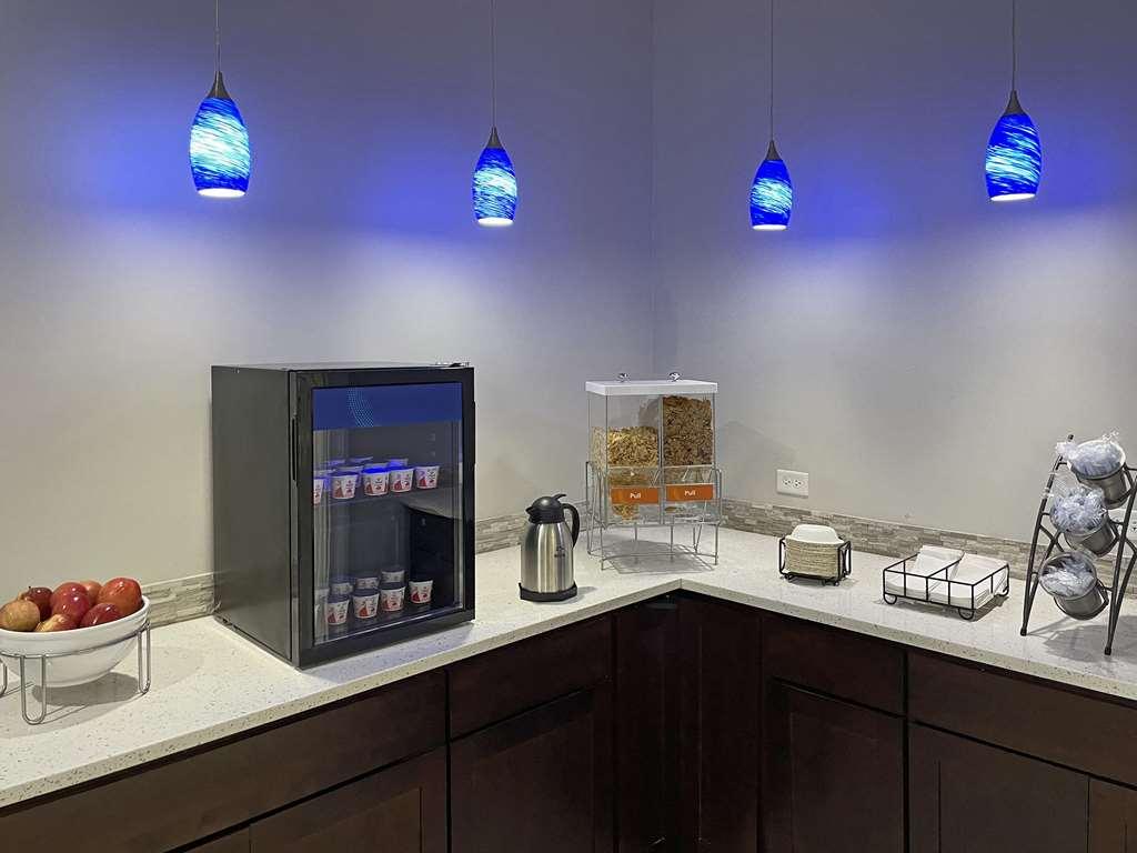 Comfort Inn & Suites Mundelein-Vernon Hills Restaurant photo