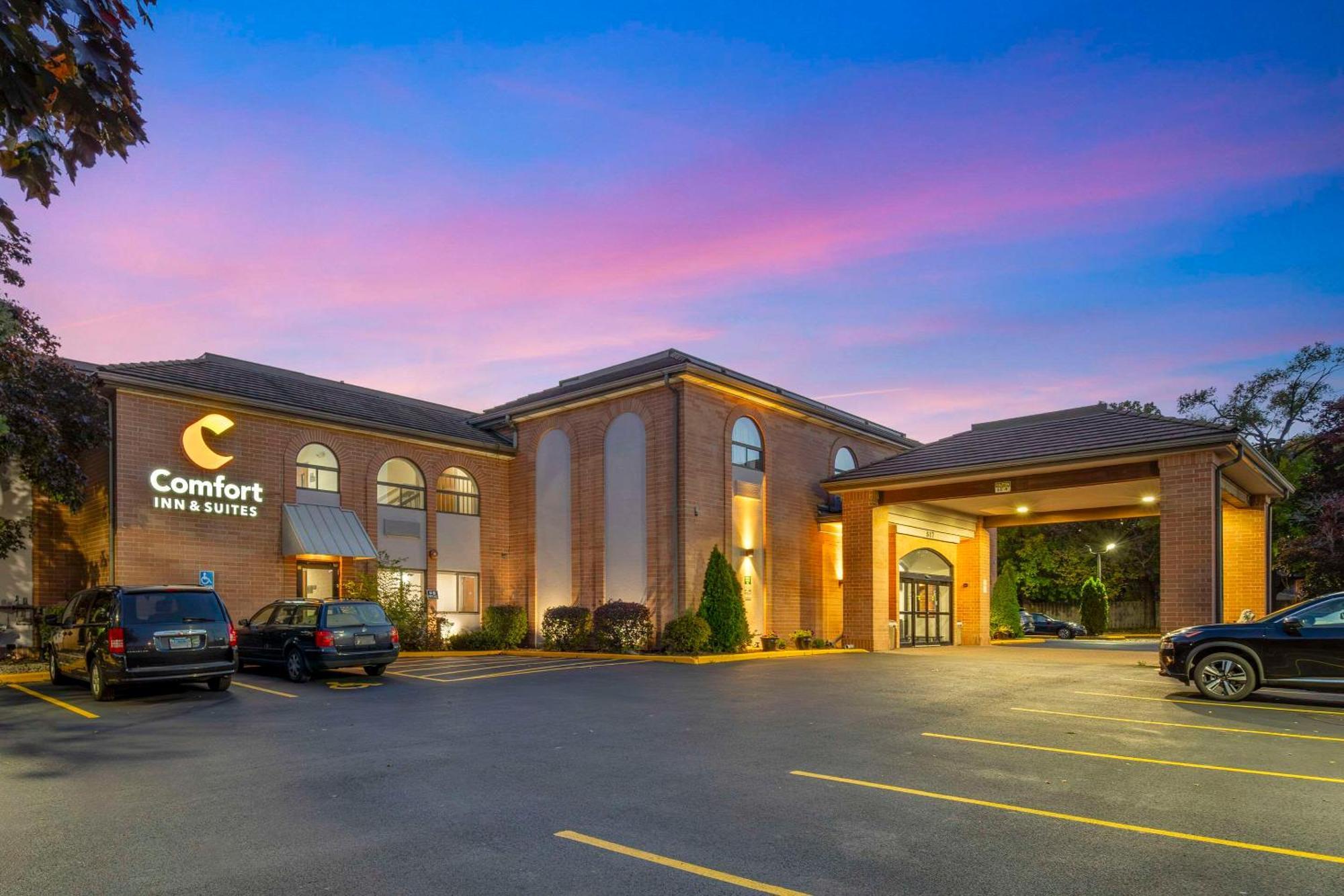 Comfort Inn & Suites Mundelein-Vernon Hills Exterior photo