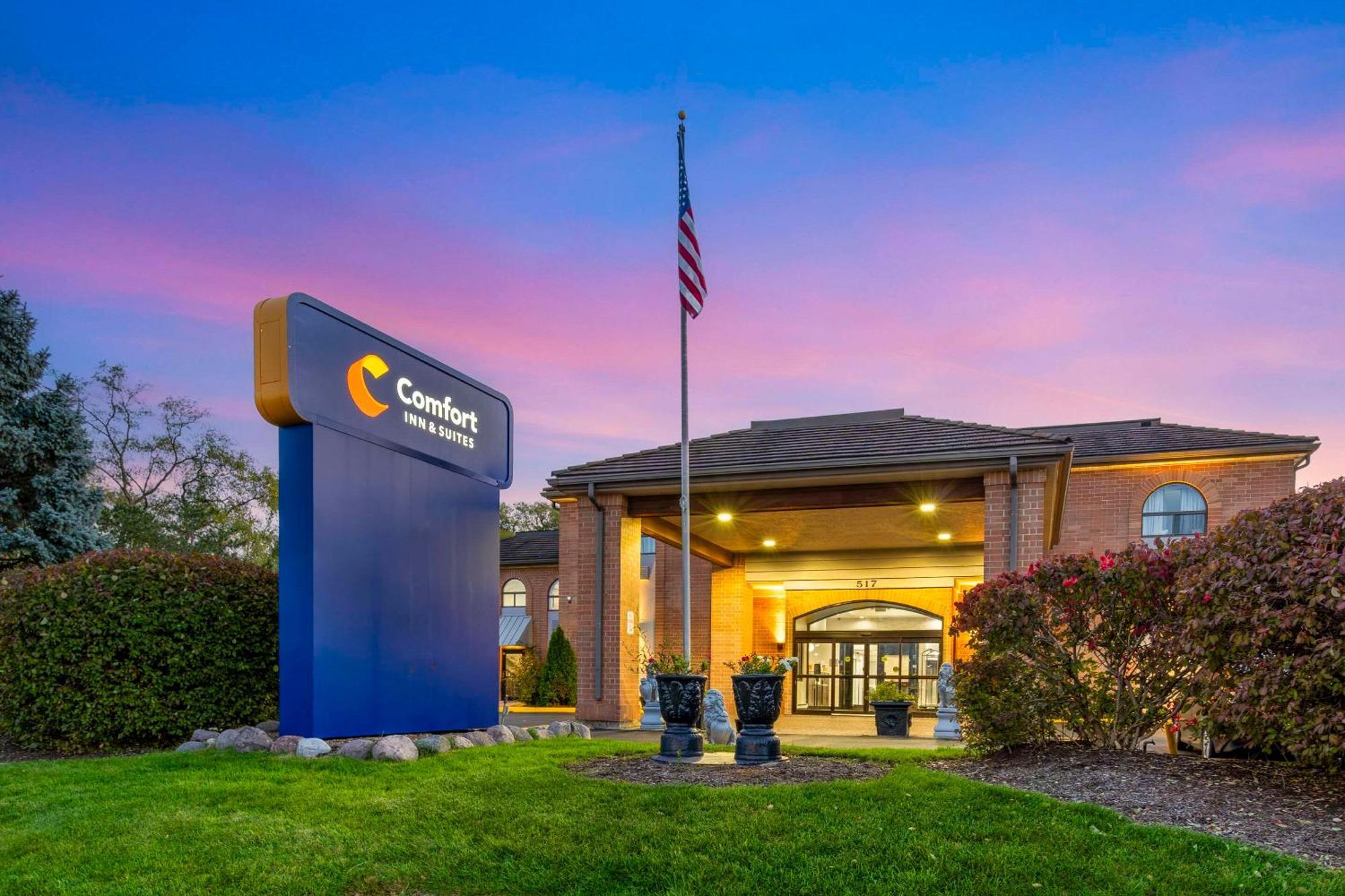 Comfort Inn & Suites Mundelein-Vernon Hills Exterior photo
