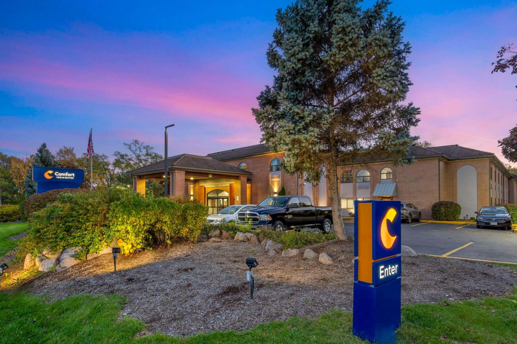 Comfort Inn & Suites Mundelein-Vernon Hills Exterior photo