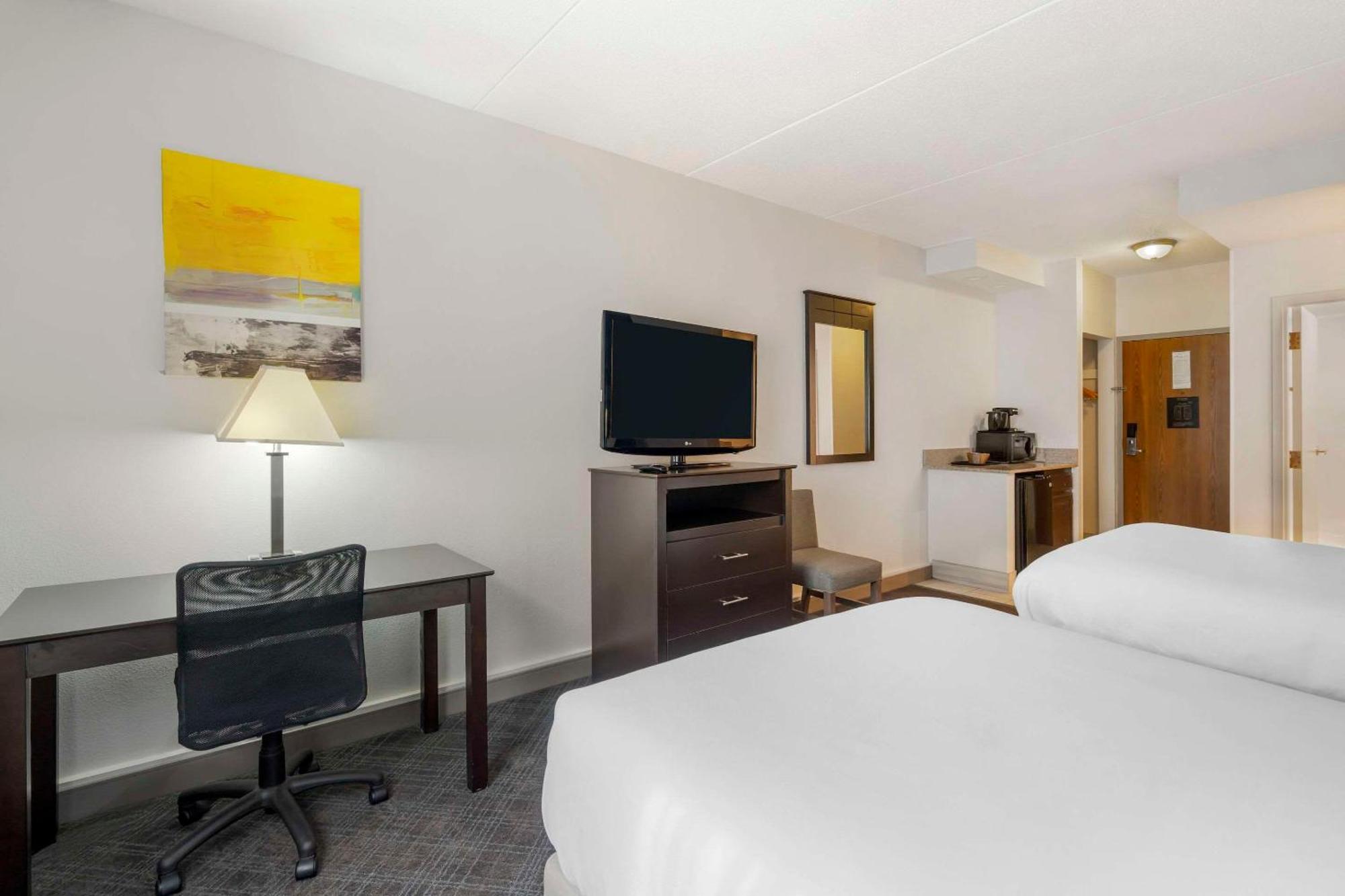 Comfort Inn & Suites Mundelein-Vernon Hills Exterior photo