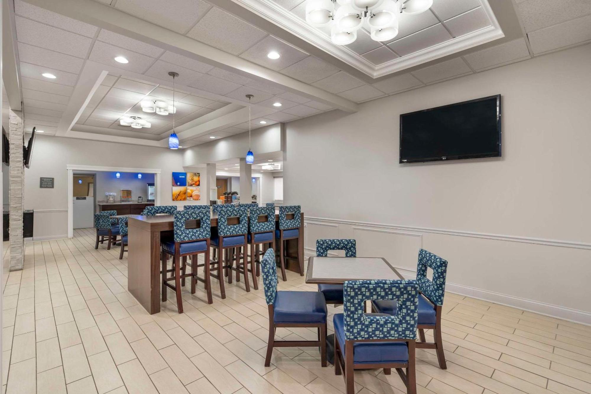 Comfort Inn & Suites Mundelein-Vernon Hills Exterior photo