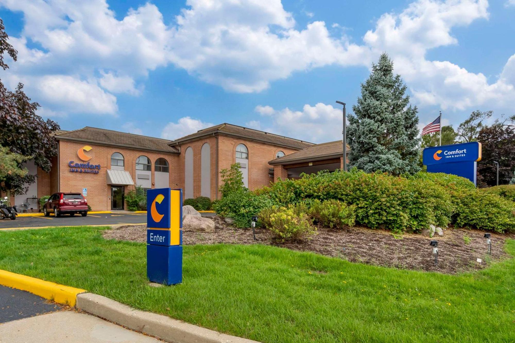 Comfort Inn & Suites Mundelein-Vernon Hills Exterior photo